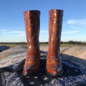 Cowgirl Brown Boots with Blue Rhinestones